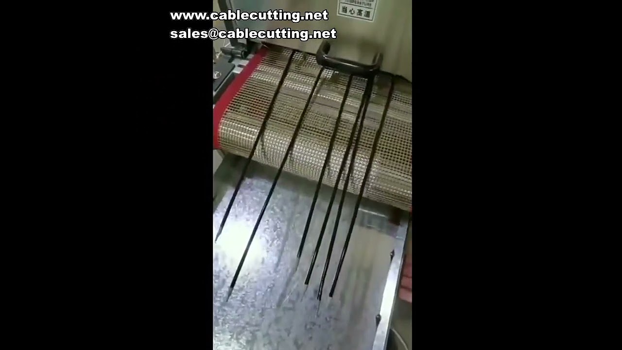 Shrink machine, wire sleeve heat shrink packaging machine, shrink film packaging machine