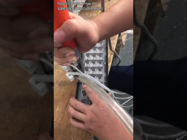 Automatic Screw Nut Bolt Lock Machine Screw Bolt Feeding And Driving Fixing Machine