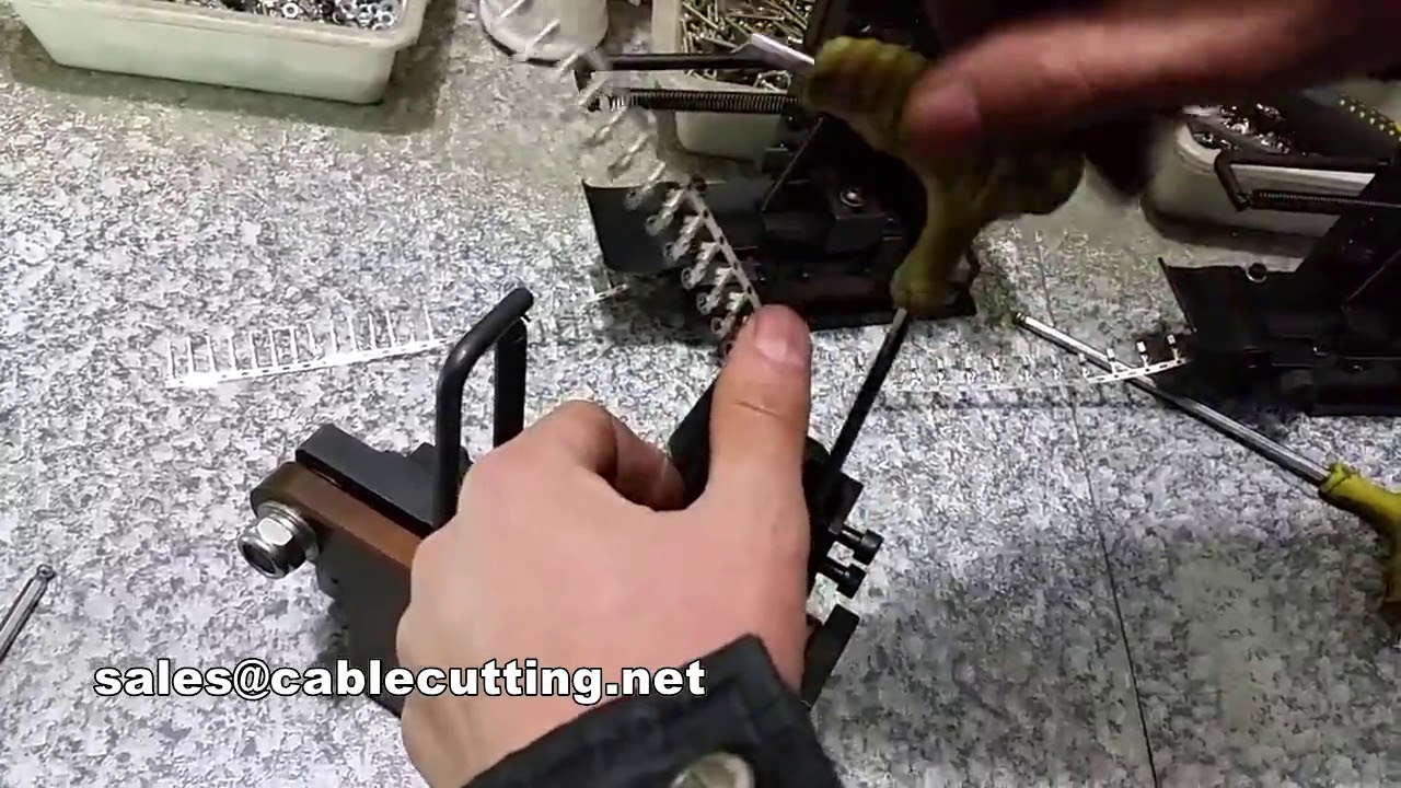 Horizontal mould terminal crimping machine,  applicator debugging installation video
