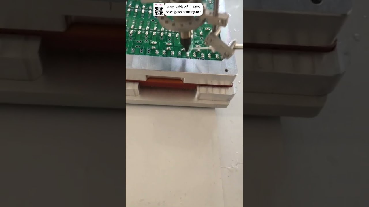 Circuit Board Automatic Soldering Machine — Factory Automation