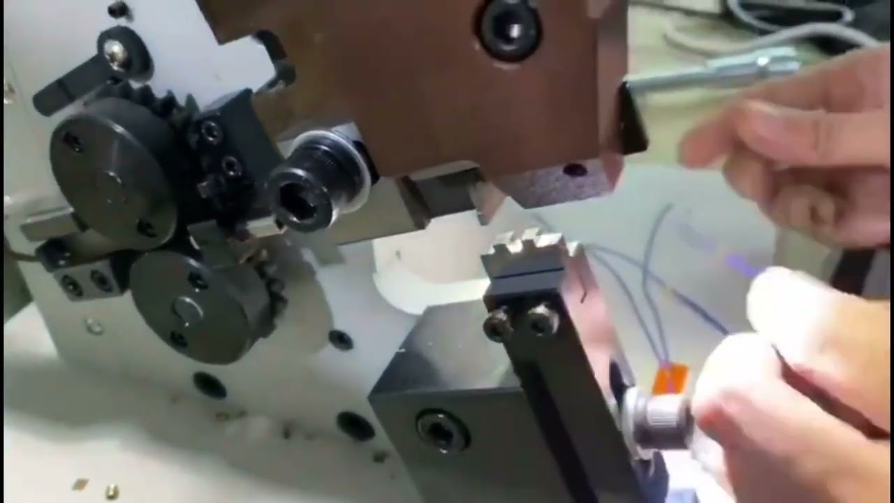 40t Ultra quiet Copper Strip Terminal Crimping Machine High tech Frequency Conversion Technology